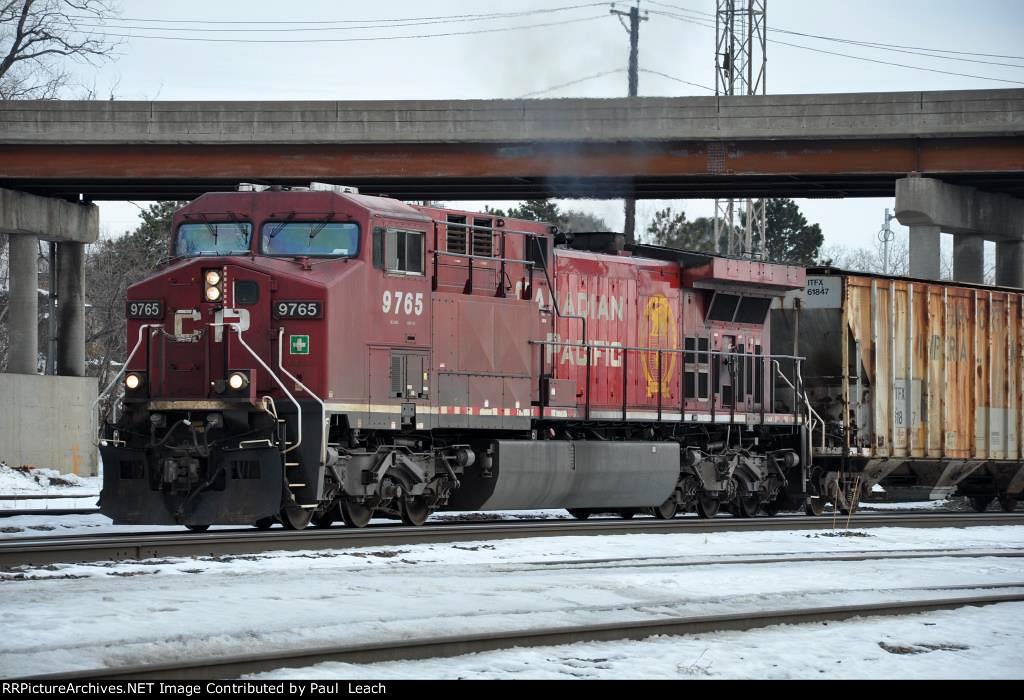 Grain train rolls west approaching Hoffman